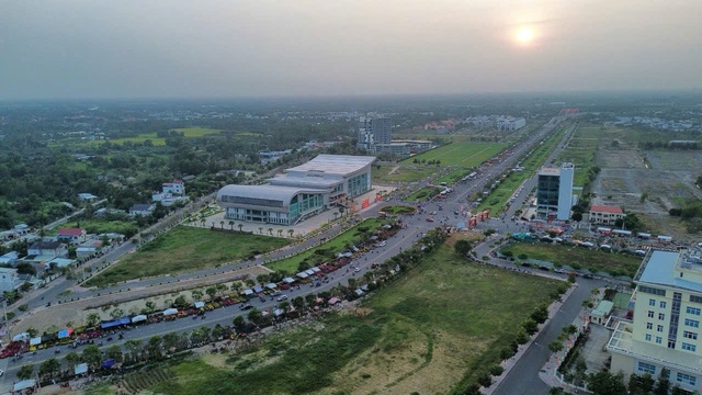 Vĩnh Long hướng tới trung tâm kinh tế biển và năng lượng tái tạo vùng ĐBSCL - Ảnh 2.