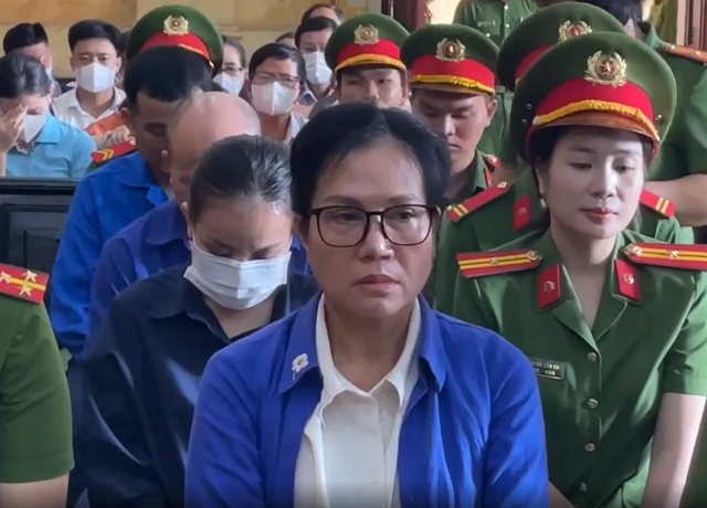 Bị chủ tọa chất vấn, cựu lãnh đạo SJC lí nhí thừa nhận chiếm hưởng vàng- Ảnh 1.