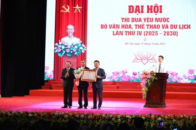 Chấn hưng văn hóa bắt đầu từ ngọn lửa thi đua yêu nước - Ảnh 2.