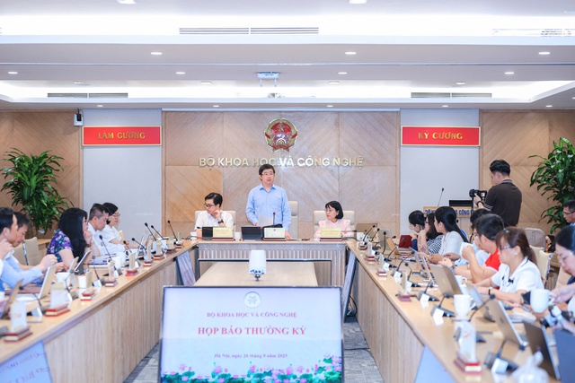 Đưa AI vào trường tiểu học: Cần xây dựng "hàng rào an toàn" để bảo vệ trẻ em- Ảnh 2.