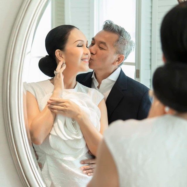 "Hoa hậu không ngai" của Vbiz: 40 năm không ăn cơm, tuổi 63 nhan sắc trẻ trung đến ngỡ ngàng - Ảnh 4.