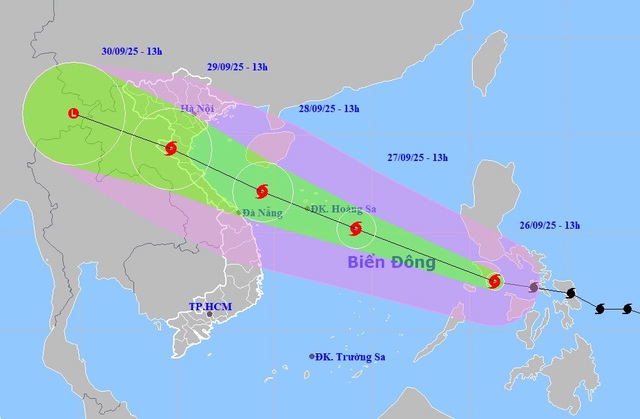 Bão số 10 di chuyển nhanh gấp đôi thường lệ, Thứ trưởng lo "bà con chủ quan"- Ảnh 1.