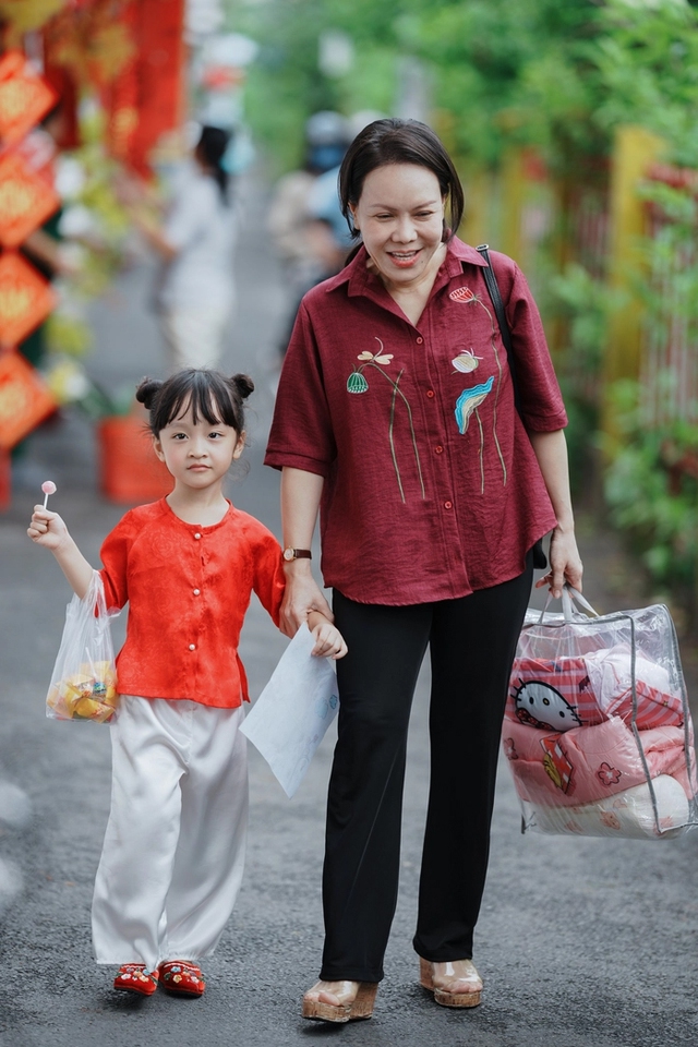 Diễn viên Việt Hương tăng - giảm cân bất thường tới 10kg, đi qua 4 giai đoạn - Ảnh 9.