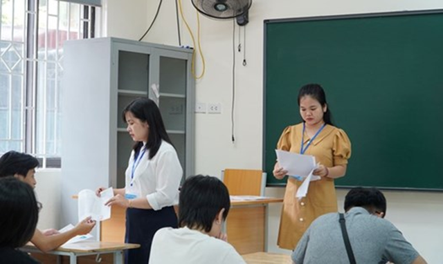 Tuyển viên chức ngành giáo dục Tp.HCM năm 2025, đông chưa từng có - Ảnh 1.
