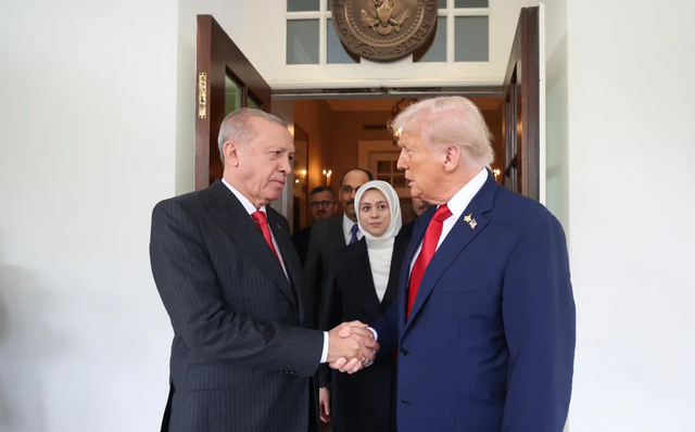 Ông Trump ra điều kiện mới cho ông Erdogan liên quan dầu Nga và tiêm kích F-35 - Ảnh 1.