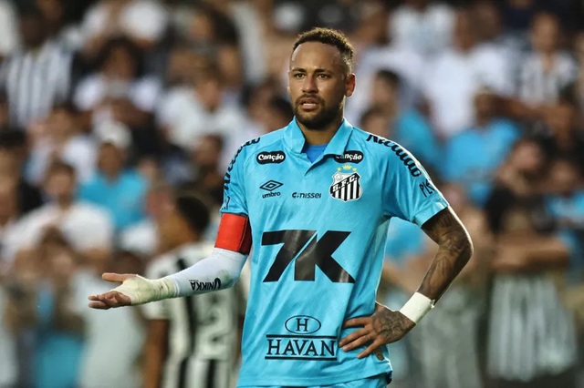 Lời kêu gọi bất ngờ của Ronaldo dành cho HLV Ancelotti về Neymar - Ảnh 1.