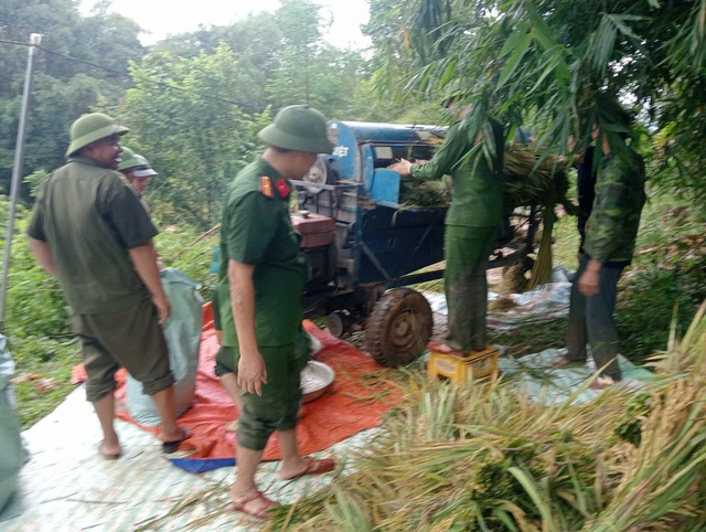 Phó Thủ tướng Trần Hồng Hà vào Thanh Hóa chủ trì họp trực tuyến ứng phó bão số 10- Ảnh 7.