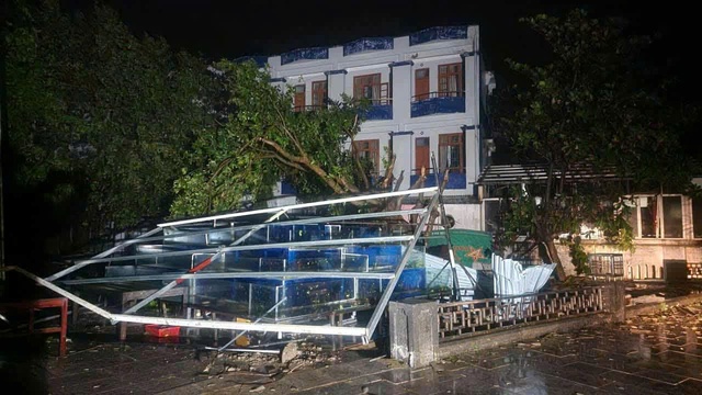 Những hình ảnh mới nhất tại Hà Tĩnh trong cơn bão số 10- Ảnh 6.