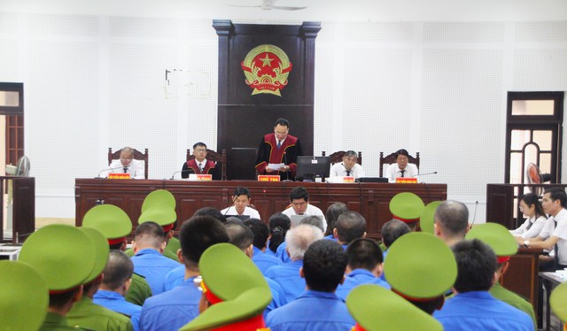 Hé lộ thủ đoạn làm “bốc hơi” hơn trăm tỷ đồng khỏi ngân hàng của nhóm lừa đảo- Ảnh 2.