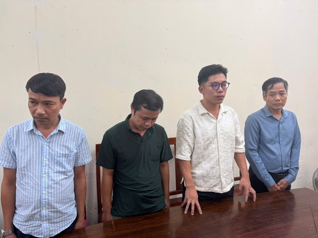 Khởi tố 4 người thông đồng nâng giá đấu giá mỏ cát ở Đà Nẵng
- Ảnh 1.
