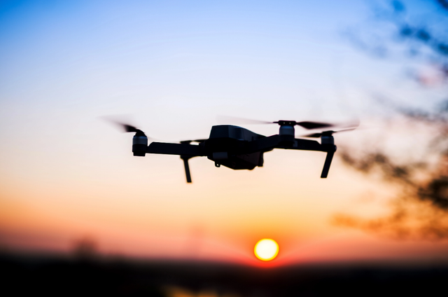 Lo UAV quấy nhiễu sự kiện quan trọng, nước thành viên EU-NATO hành động khẩn - Ảnh 1.