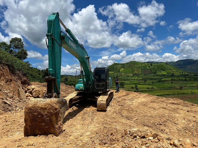 Gia Lai chỉ đạo xử lý tập thể, cá nhân vụ núi Chư Nâm  bị san ủi trái phép- Ảnh 2.
