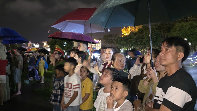 Gia Lai: Ấn tượng chương trình nghệ thuật đặc biệt "Biển trời giao hòa, tinh hoa ngời sáng"- Ảnh 4. Gia Lai: Ấn tượng chương trình nghệ thuật đặc biệt "Biển trời giao hòa, tinh hoa ngời sáng"- Ảnh 4.