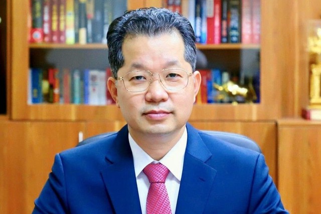 Thủ tướng bổ nhiệm 8 lãnh đạo các bộ, ngành - Ảnh 4.