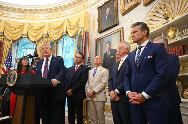 Ông Trump thất vọng khi xung đột ở Ukraine vẫn tiếp diễn - Ảnh 1.