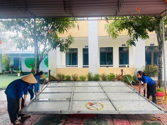 Hà Tĩnh: Nhanh chóng dọn dẹp trường lớp, ổn định nền nếp học tập sau bão số 10- Ảnh 5.