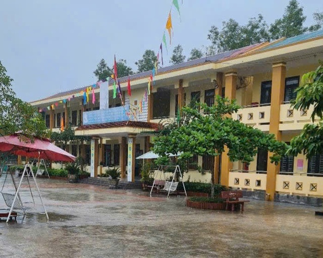 Thông tin mới vụ 40 học sinh ngộ độc sau bữa ăn sáng tại trường- Ảnh 1.
