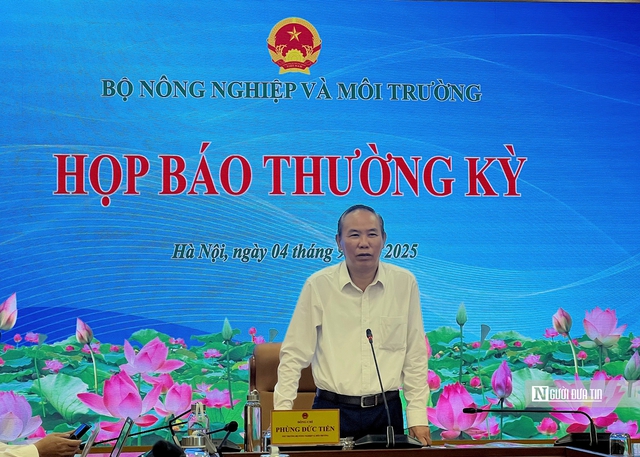 Ngành chăn nuôi chủ động phòng dịch, bảo đảm nguồn cung đến Tết 2026 - Ảnh 1.