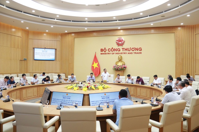 Bộ Công Thương họp triển khai Nghị quyết 70 ngay sau khi công bố- Ảnh 5. Bộ Công Thương họp triển khai Nghị quyết 70 ngay sau khi công bố- Ảnh 5.