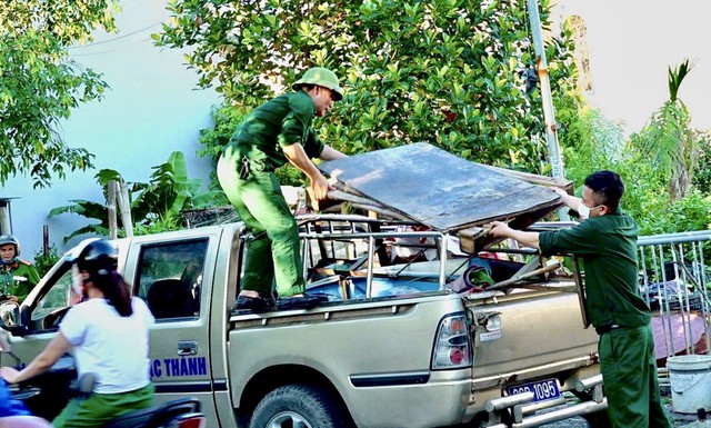 "Siêu phường" ở Thanh Hóa dẹp 11 chợ cóc, chợ tạm lấn chiếm lòng đường kinh doanh- Ảnh 4. "Siêu phường" ở Thanh Hóa dẹp 11 chợ cóc, chợ tạm lấn chiếm lòng đường kinh doanh- Ảnh 4.