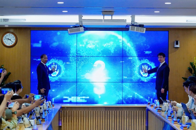 Phát động giải thưởng “Sản phẩm công nghệ số Make in Viet Nam” năm 2025 - Ảnh 3.