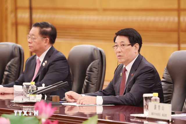 Chủ tịch nước Lương Cường hội đàm với Tổng Bí thư, Chủ tịch nước Trung Quốc Tập Cận Bình - Ảnh 3.
