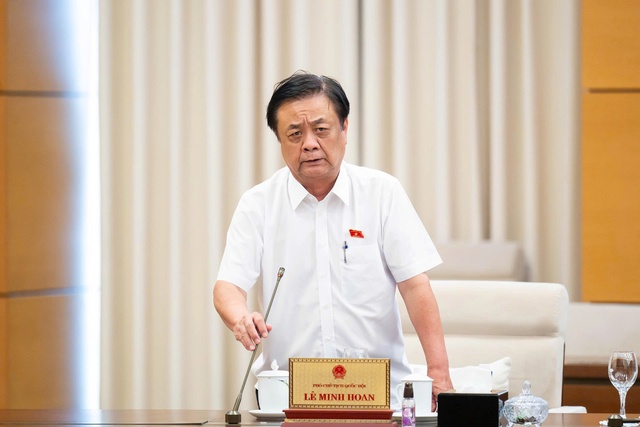 "Không có chỗ nào trên thế giới có việc nhẹ lương cao - Ảnh 1.