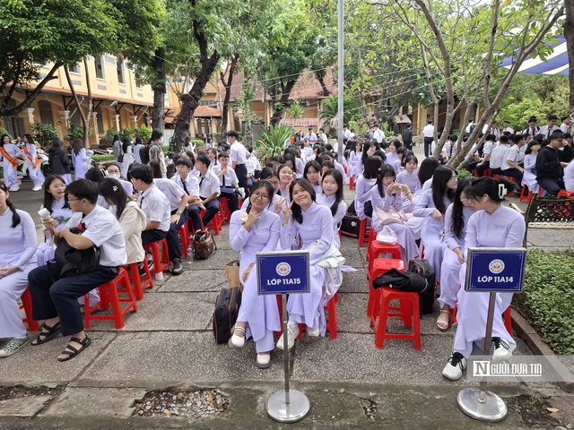 Chủ tịch UBND Tp.HCM Nguyễn Văn Được dự lễ khai giảng năm học mới - Ảnh 3.