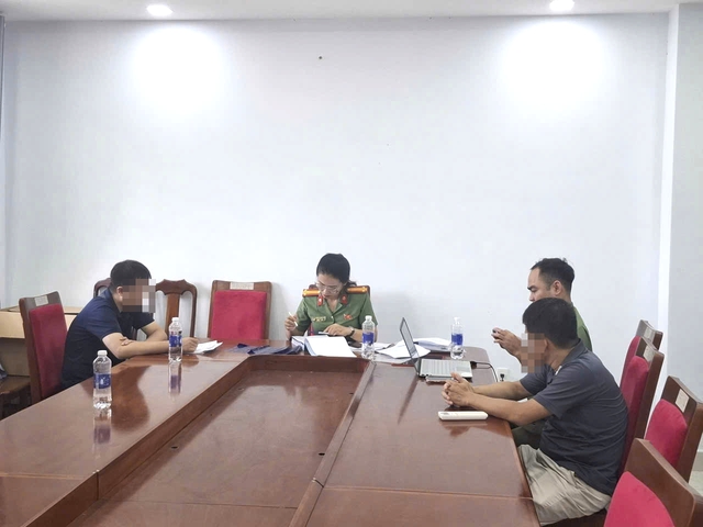 Đà Nẵng: Mua bán tài khoản ngân hàng kiếm lời vài trăm ngàn, 2 đối tượng bị phạt 91 triệu đồng- Ảnh 1. Đà Nẵng: Mua bán tài khoản ngân hàng kiếm lời vài trăm ngàn, 2 đối tượng bị phạt 91 triệu đồng- Ảnh 1.