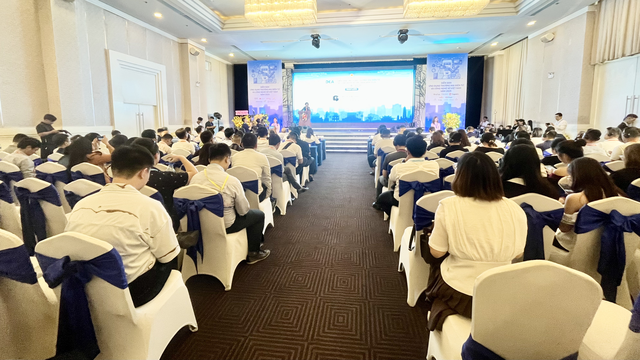 Cơ hội để Việt Nam trở thành trung tâm TMĐT xuyên biên giới - Ảnh 1.