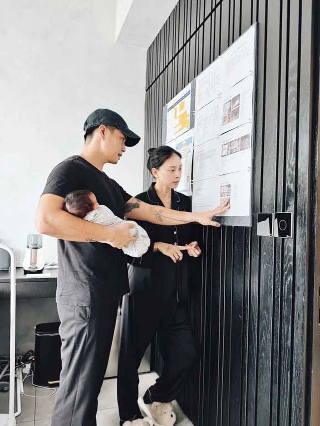 "Đả nữ màn ảnh Việt" cùng chồng làm tiệc đầy tháng cho con gái hoành tráng gây chú ý - Ảnh 8.
