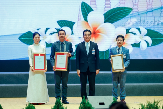 Thấy gì từ việc T&T Group của bầu Hiển thần tốc hoàn thành đường truyền tải điện từ Lào về Việt Nam? - Ảnh 4.