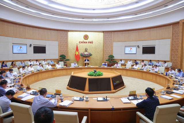 Thủ tướng: Mục tiêu tăng trưởng 8,3 - 8,5% khó mấy cũng phải làm - Ảnh 2.