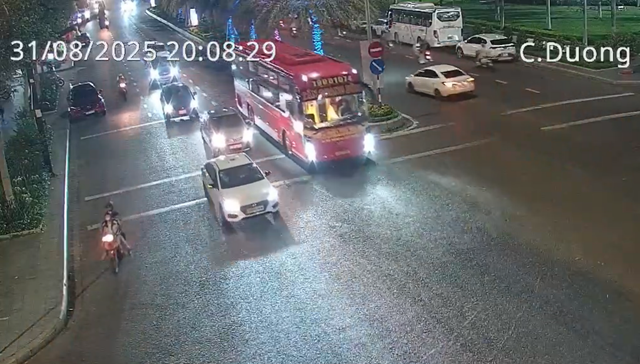 Gia Lai: Xác minh xe khách Tân Quang Dũng liên tục đi vào đường cấm- Ảnh 2. Gia Lai: Xác minh xe khách Tân Quang Dũng liên tục đi vào đường cấm- Ảnh 2.