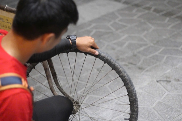 Chuyện chưa kể về chàng trai 23 tuổi đạp xe “Phượng Hoàng” xuyên Việt- Ảnh 3. Chuyện chưa kể về chàng trai 23 tuổi đạp xe “Phượng Hoàng” xuyên Việt- Ảnh 3.