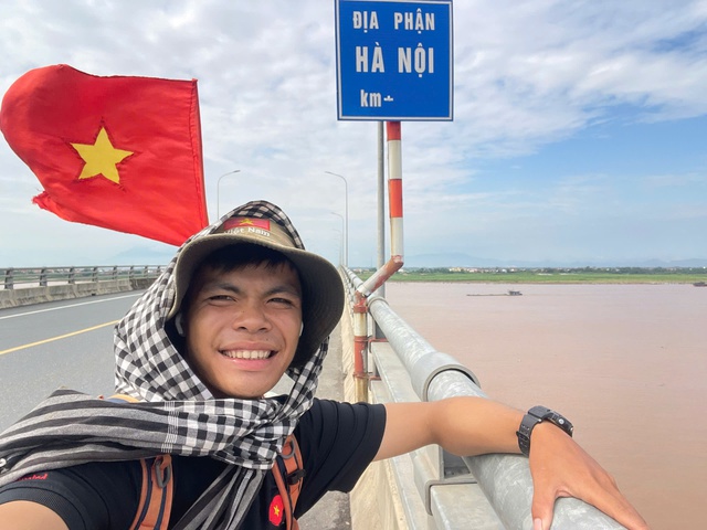 Chuyện chưa kể về chàng trai 23 tuổi đạp xe “Phượng Hoàng” xuyên Việt- Ảnh 5. Chuyện chưa kể về chàng trai 23 tuổi đạp xe “Phượng Hoàng” xuyên Việt- Ảnh 5.