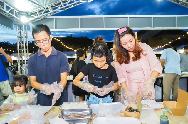 Phố cổ Hội An sôi động với lễ hội Ẩm thực, văn hóa Hàn Quốc- Ảnh 2. Phố cổ Hội An sôi động với lễ hội Ẩm thực, văn hóa Hàn Quốc- Ảnh 2.