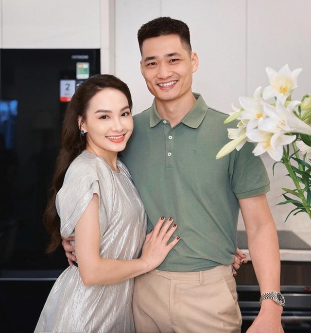 Nữ diễn viên "Về nhà đi con" sau thời gian dài vắng bóng, giờ là Thượng úy công an, U40 viên mãn- Ảnh 8. Nữ diễn viên "Về nhà đi con" sau thời gian dài vắng bóng, giờ là Thượng úy công an, U40 viên mãn- Ảnh 8.