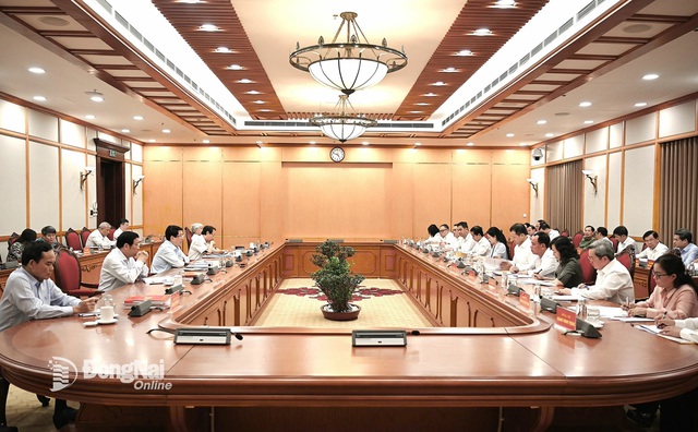 Bộ Chính trị cho ý kiến dự thảo văn kiện Đại hội Đảng bộ tỉnh Đồng Nai - Ảnh 1.
