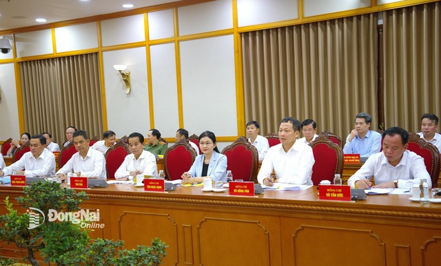 Bộ Chính trị cho ý kiến dự thảo văn kiện Đại hội Đảng bộ tỉnh Đồng Nai - Ảnh 4.