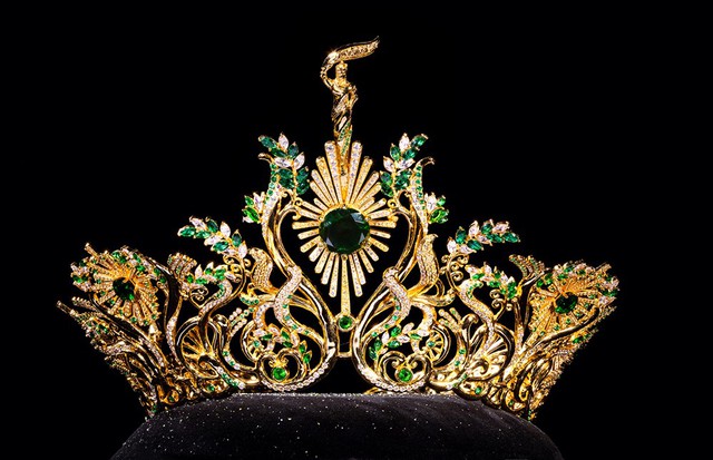 Tinh xảo với 1.800 giờ chế tác, vương miện Miss Grand Vietnam 2025 chính thức lộ diện - Ảnh 1.