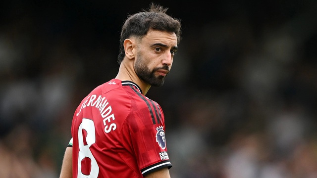 Bruno Fernandes từ chối lời mời từ Al-Nassr và Ronaldo - Ảnh 1. Bruno Fernandes từ chối lời mời từ Al-Nassr và Ronaldo - Ảnh 1.