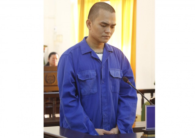 Lãnh 20 năm tù vì dùng ly thủy tinh sát hại bạn nhậu- Ảnh 1. Lãnh 20 năm tù vì dùng ly thủy tinh sát hại bạn nhậu- Ảnh 1.