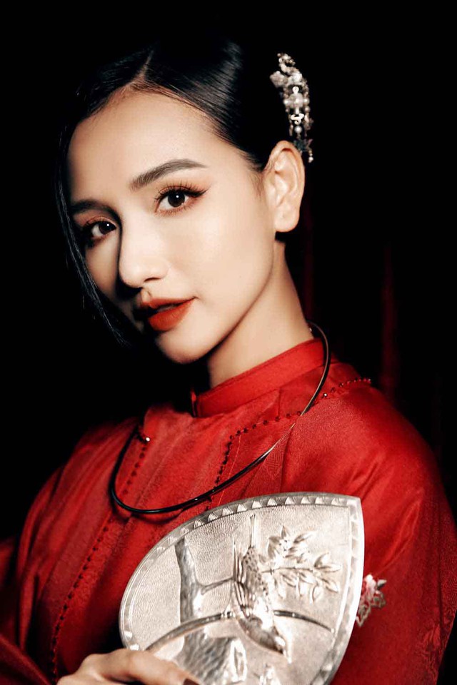 Nữ diễn viên xinh đẹp, giàu có nhất nhì show biz: Sở hữu biệt thự bề thế ở Hà Nội, tuổi 40 hạnh phúc bên chồng - Ảnh 1.