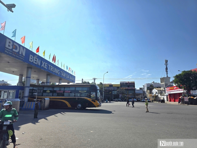 Cảnh s&aacute;t giao th&ocirc;ng Đ&agrave; Nẵng siết chặt kiểm tra nồng độ cồn ngay ng&agrave;y đầu năm- Ảnh 4.