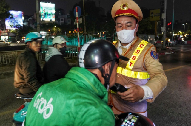 Hơn 2.000 tài xế vi phạm nồng độ cồn trong ngày Tết Dương lịch 1/1 - Ảnh 1.