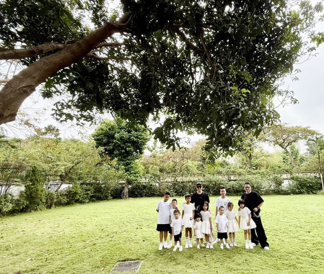 H&eacute; lộ biệt thự rộng 2.000m2 đầy c&acirc;y xanh của nh&agrave; thiết kế đ&igrave;nh đ&aacute;m trong showbiz Việt- Ảnh 5.