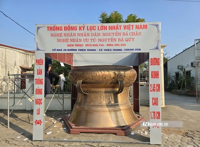 Về l&agrave;ng Tr&agrave; Đ&ocirc;ng nơi c&oacute; chiếc trống đồng lớn nhất Việt Nam dịp cận Tết- Ảnh 7.