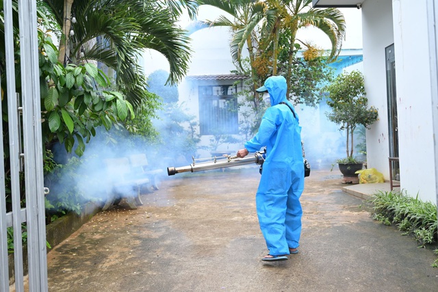 Nhiều ca sốt xuất huyết, tay chân miệng nguy kịch, Bộ Y tế khuyến cáo - Ảnh 2. Nhiều ca sốt xuất huyết, tay chân miệng nguy kịch, Bộ Y tế khuyến cáo - Ảnh 2.