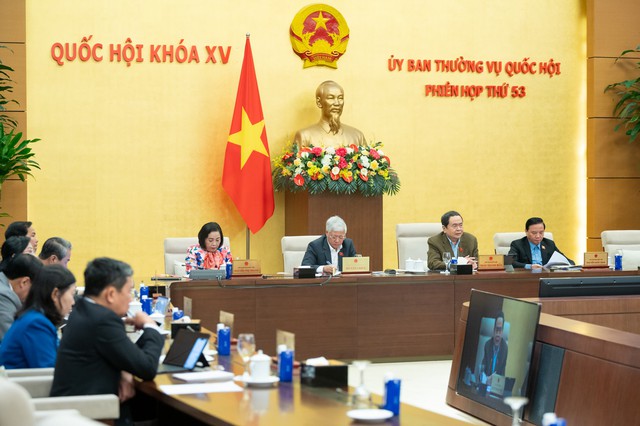 Sớm điều chỉnh tiền lương để ổn định đời sống cho cán bộ, công chức- Ảnh 2. Sớm điều chỉnh tiền lương để ổn định đời sống cho cán bộ, công chức- Ảnh 2.